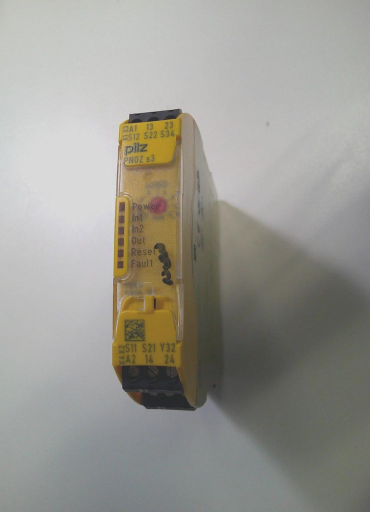 NEW PILZ PNOZ S3 750103 Safety Relay