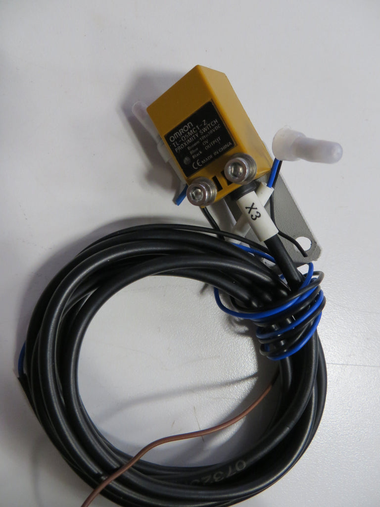 OMRON TLQ5MC1 Inductive Proximity Sensor