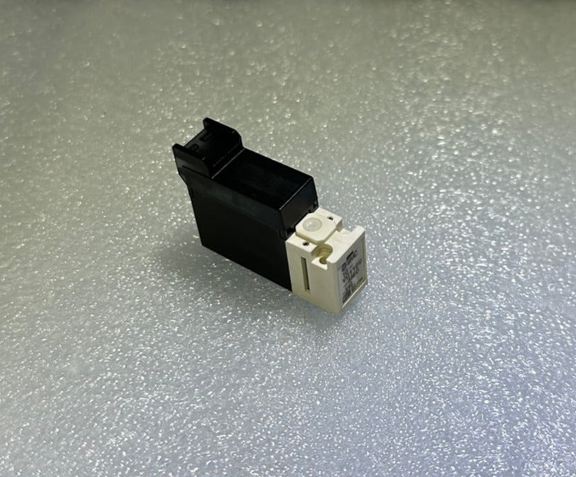 Panasonic KXF0DX8NA00 Solenoid Valve 10-VQ110U-5MO-X46