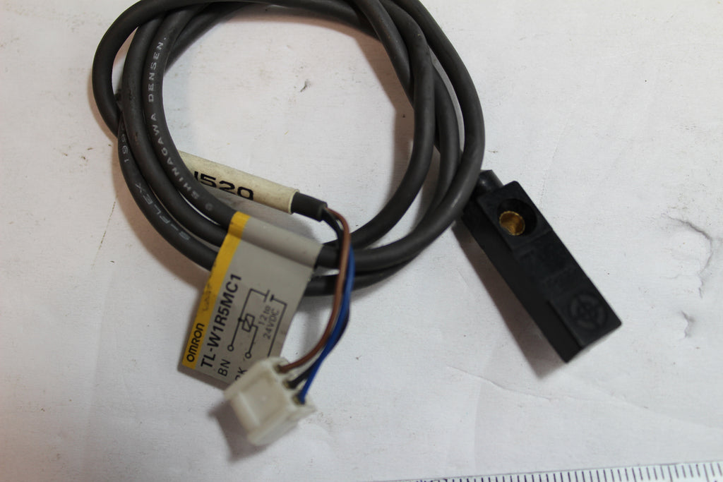 Omron TL-W1R5MC1 Proximity Sensor